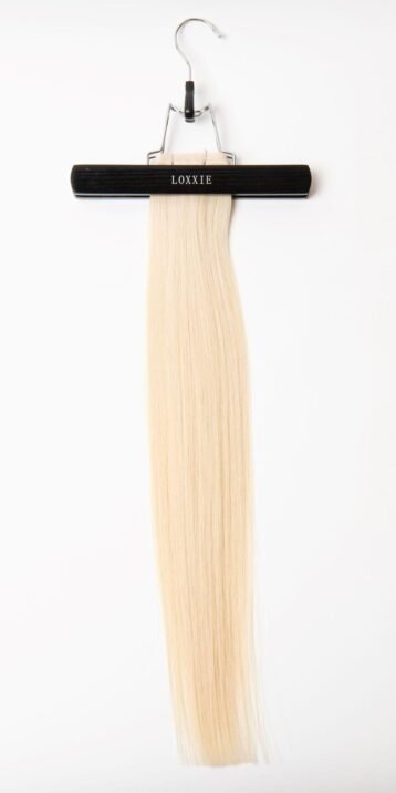 Loxxie 22" Flat Bonded Weft Powdered Sugar 55 Grams