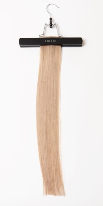 Loxxie 22" Flat Bonded Weft Whipped Frosting 55 Grams